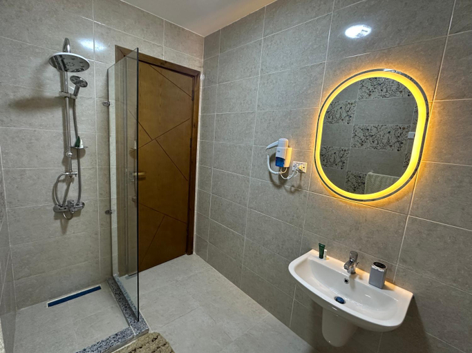 Bathroom 3, Hapi Pyramids Hotel, Al-Ahram
