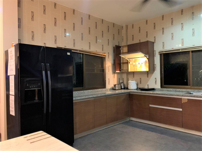 Others 2, Rareing-Large villa-5BR,Karaoke,Pool Table,BBQ , Pattaya