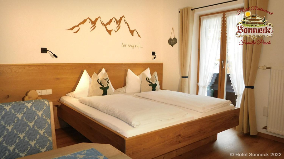 Bedroom 3, Hotel-Gasthof-Sonneck, Traunstein