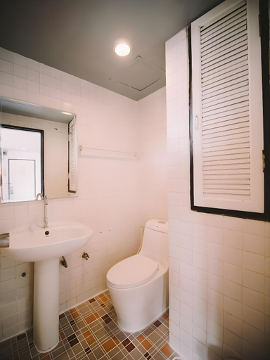 Bathroom 4, Traveller Inn Hotel, Muang Chiang Mai
