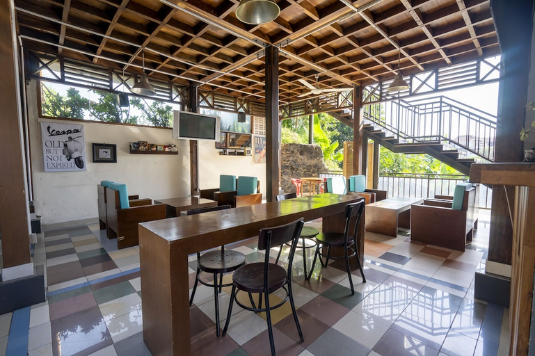 Food & Drinks 5, Dago's Hill, Bandung