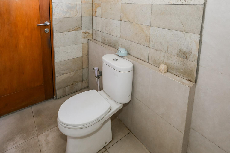 Bathroom, OYO 93370 Lot Thirty Six, Bekasi