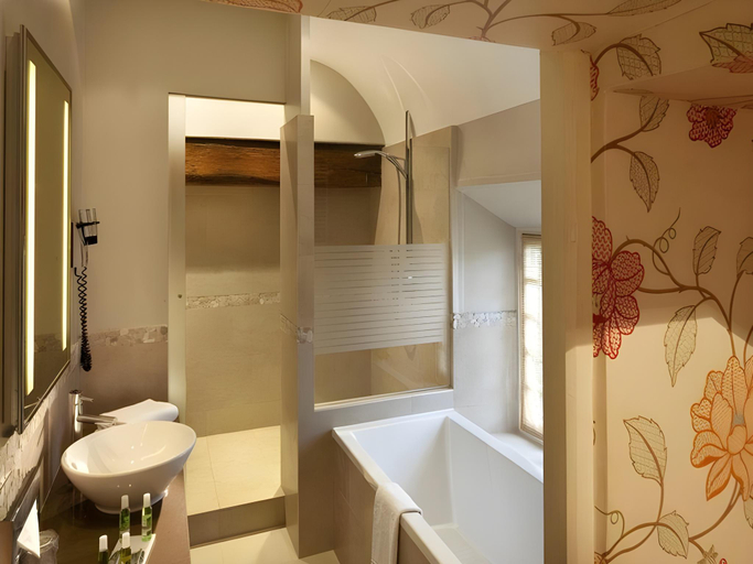 Bathroom 4, Chateau De Villiers-Le-Mahieu, Yvelines