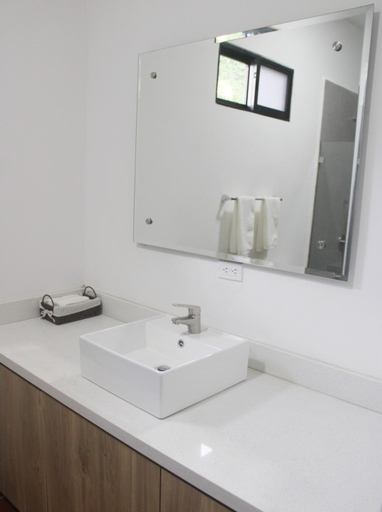 Bathroom 4, Hotel El Arca, Jardín Botánico y Restaurante, Alajuela