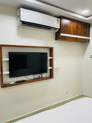 Bedroom, The Upper House, Satara