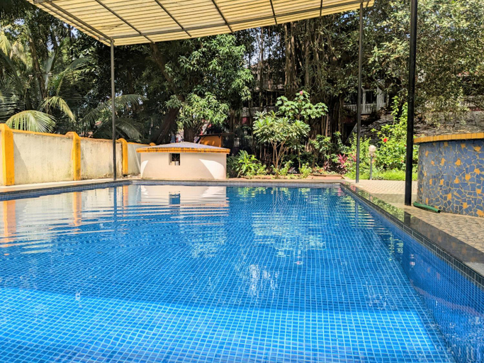 Sport & Beauty 2, 2 bedroom Apartment with Pool + Parking + Daily cleaning + 5 mins to Candolim Beach, North Goa