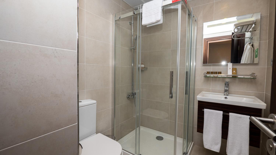 Bathroom 3, Souare Premium Hotel, Conakry