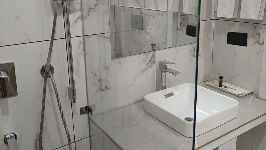 Bathroom 3, Triptam Vrindavan, Mathura