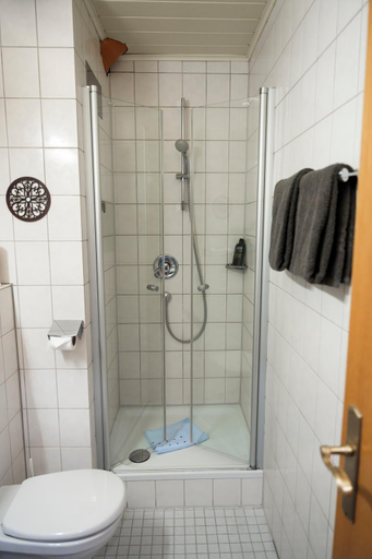 Bathroom 5, Hotel Gulser Weinstube, Koblenz