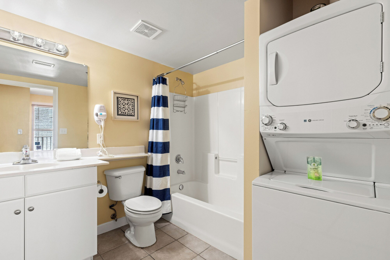 Bathroom 3, Shores of Panama by Blue Swell, Bay