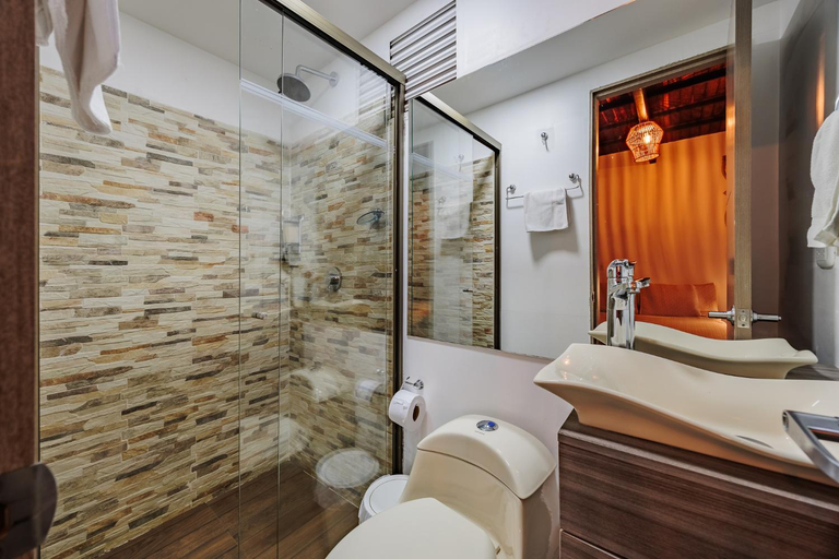 Bathroom 4, Hotel Pietrasanta, Peñol