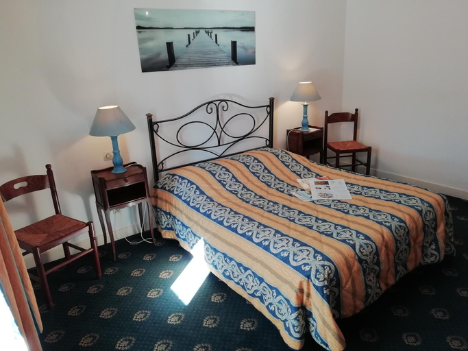 Bedroom 2, Quend-Plage Apartment with Pool, Somme