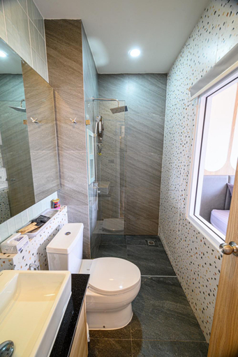 Bathroom 3, Caviar Kohlarn, Pattaya