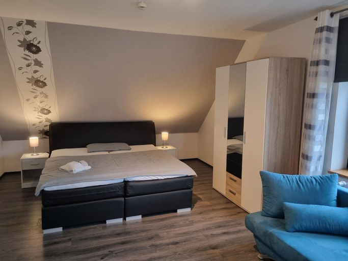 Bedroom 3, Bennetts Restaurant und Hotel, Gifhorn