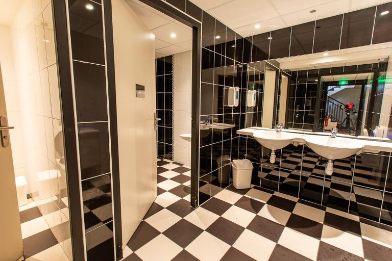 Bathroom 4, Hotel Gloria et Avenue, Hautes-Pyrénées