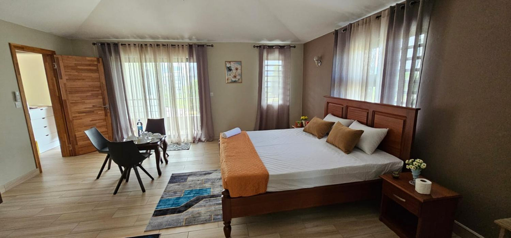 Others 5, Luxury Villa
