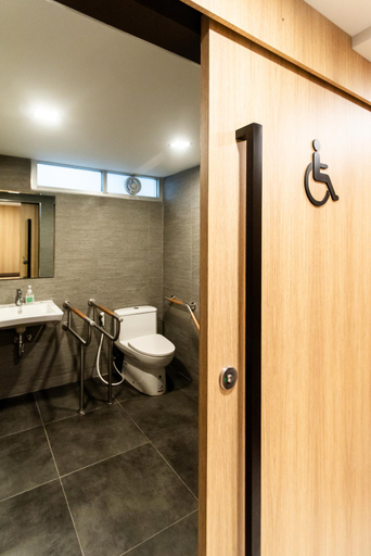 Bathroom 4, River Hotel Hatyai, Hat Yai
