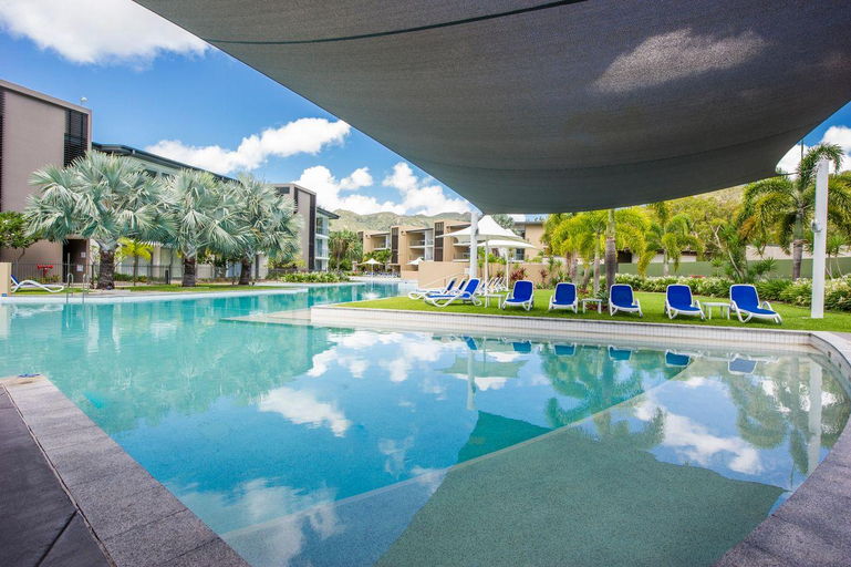 Sport & Beauty 2, Blue on Blue Apartment 316, Magnetic Island
