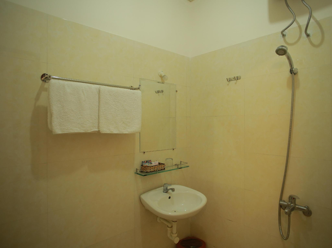 Bathroom 5, Nam Quan Hotel Da Nang, Da Nang
