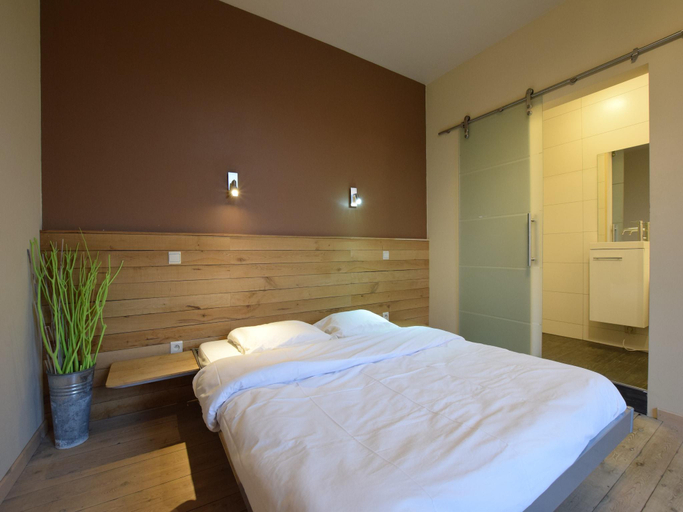 Bedroom 2, Spacious Durbuy group stay, Luxembourg