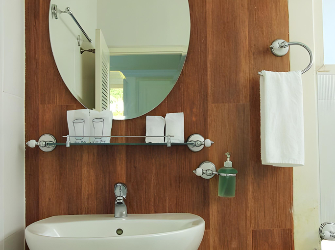 Bathroom 3, The Natural Garden Resort, Pong Nam Ron