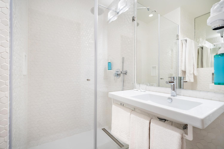 Bathroom 4, Moov Hotel Lisboa Oriente, Lisbon