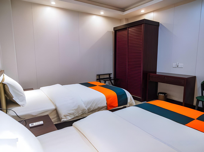 Bedroom 1, Sky Garden Hotel, Coron