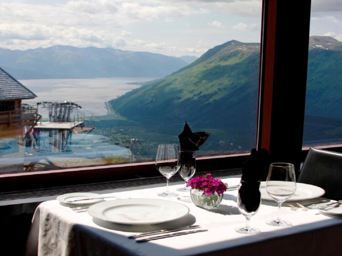 Food & Drinks 2, Carriage House Accommodations, Anchorage