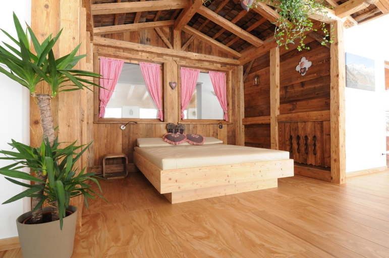 Bedroom 3, Naturhotel Haller, Bolzano