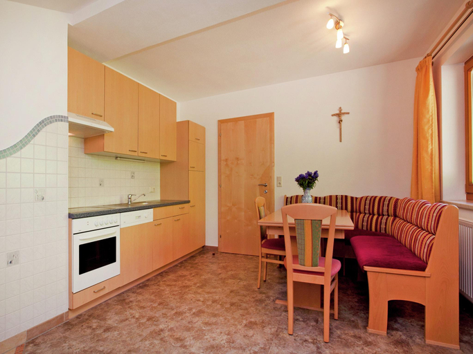 Others 4, Apartment in Wagrain near Red 8 Gondola, Sankt Johann im Pongau