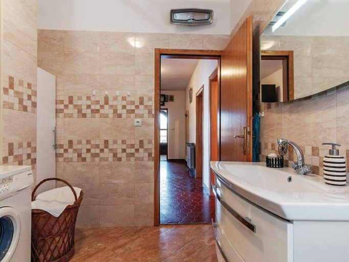 Bathroom 4, Apartment in Slivnica with Private Pool, Posedarje