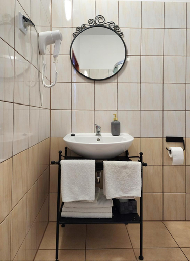 Bathroom 3, Hostel Zamosc - pokoje goscinne - bezplatny parking, Zamość