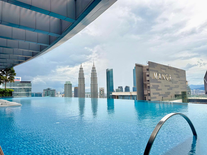 Sport & Beauty 2, Eaton Residence KLCC @ infinity Pool View, Kuala Lumpur