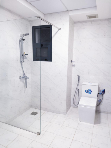 Bathroom, Liza Hotel, Bausher
