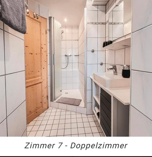 Bathroom 5, Hotel Weinstube am Markt, Schweinfurt