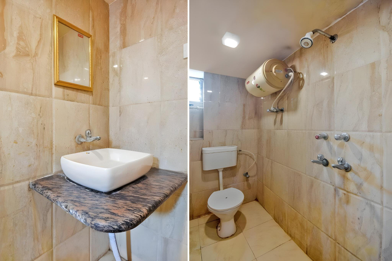 Bathroom 3, Hotel Akash , Haora
