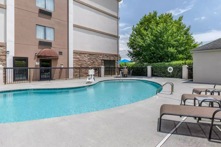 Others 2, Comfort Suites, Washington