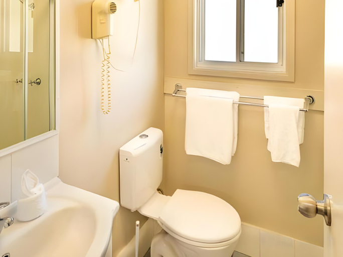 Bathroom 4, Ingenia Holidays White Albatross, Nambucca