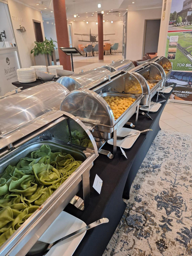 Food & Drinks 5, Hotel Aviator - kompleks Silesia Ring, Strzelce