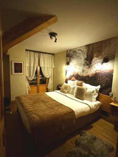 Bedroom 2, Hotel le Jalouvre, Haute-Savoie