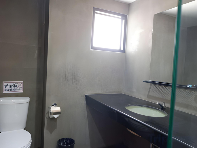 Bathroom, bangkok bed place, Din Dang