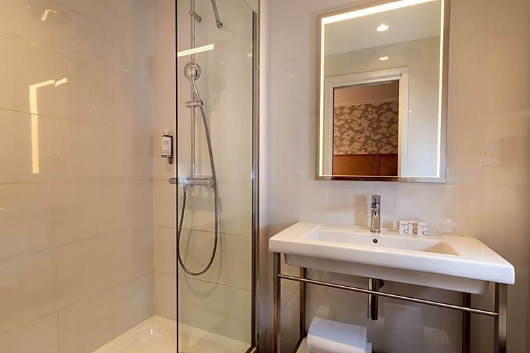 Bathroom 4, Jardins Eiffel, Paris