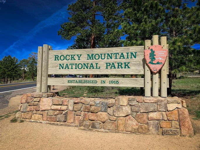 Exterior & Views, Twin Sisters Suite - 2 Bedroom, Kitchenette, Hot Tub!, Larimer