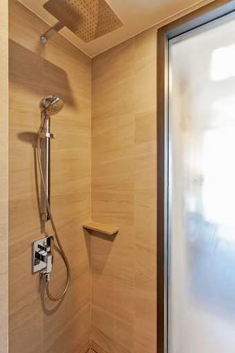 Bathroom 5, Edge Central Pattaya Ocean view visible fireworks, Pattaya
