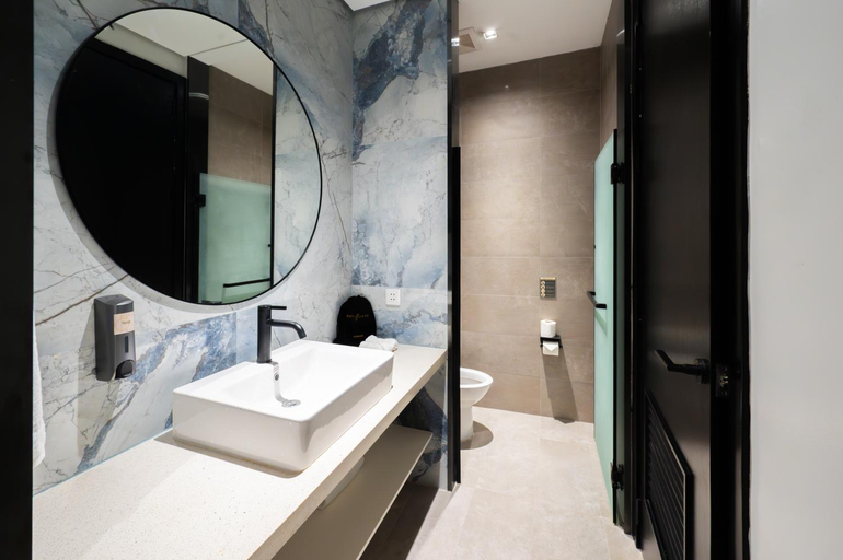 Bathroom 3, SixtyFifth Destination Resort Hotel, Bacolod City
