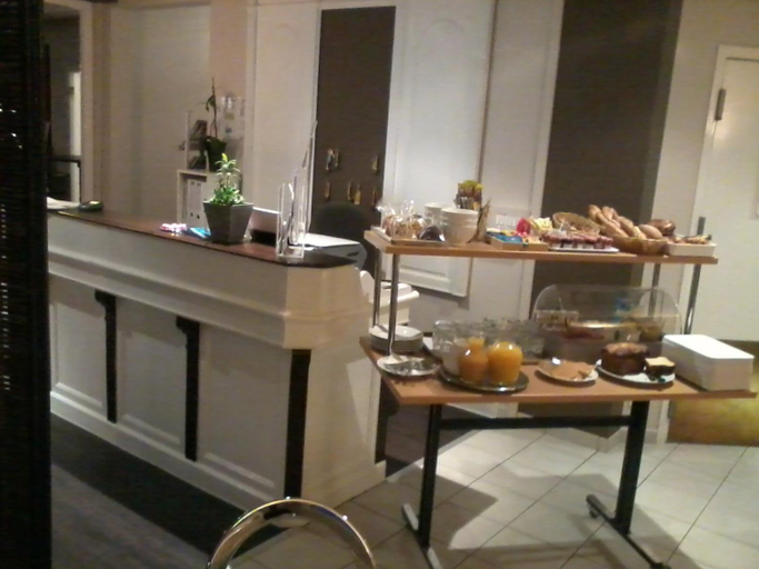 Food & Drinks 5, Contact Hotel du Cerf, Mayenne