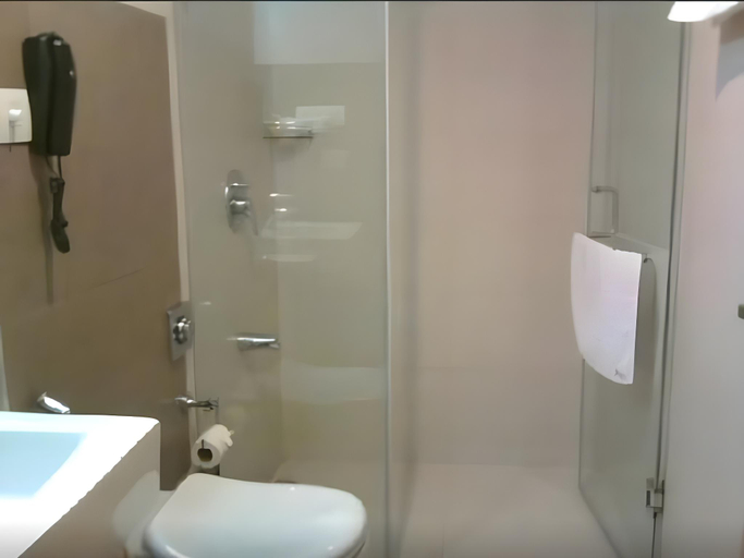 Bathroom 4, Grand Continent Secunderabad  A Sarovar Portico Affiliate Hotel, Hyderabad