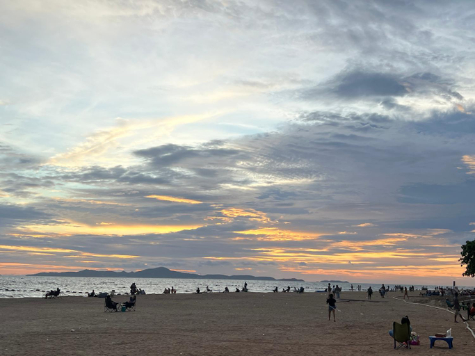 Others 4, Isaan Chomtian, Pattaya