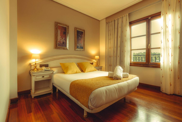 Bedroom 2, Hotel Conde Ansurez, Valladolid
