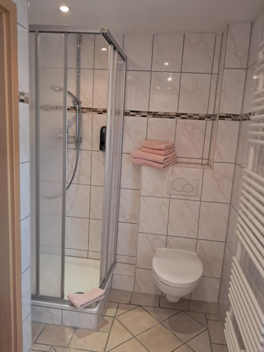 Bathroom 5, Hotel Garni Edelweiß, Traunstein